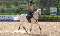 Gaziantep'te hobi olarak biniciliğe başlayan doktor lisanslı sporcu oldu