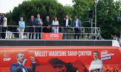 Gaziosmanpaşa'da marketten et ve mangal hırsızlığı güvenlik kamerasında