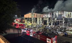 GÜNCELLEME - Arnavutköy'de lojistik deposunda çıkan yangın söndürüldü