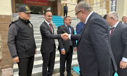 Gürcistan'ın Ahıska Bölge Valisi Gelashvili, Ardahan Valisi Çiçek'i ziyaret etti