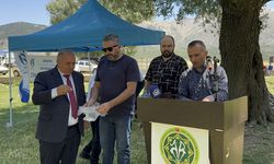 Isparta'da küçükbaş hayvan yetiştiricilerine çoban köpeği dağıtıldı
