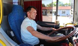 Isparta'da özel halk otobüsü şoförü, fenalaşan yolcuyu hastaneye yetiştirdi