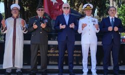 İstanbul Valisi Gül'den Edirnekapı Şehitliği'ne ziyaret