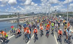 İstanbullular çevre ve trafik farkındalığı için Avrupa'dan Asya'ya pedal bastı