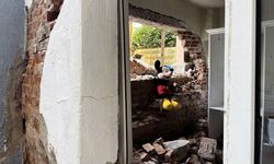 İzmir'de tünel inşaatı nedeniyle evleri zarar gören mahalle sakinleri çözüm istiyor