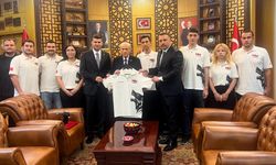 KAAN Teknoloji Kulübü'nün geliştirdiği İHA prototipi, MHP Genel Başkanı Bahçeli'ye takdim edildi