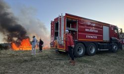 Kastamonu'da çıkan yangında 3 samanlık, garaj ve odunluk kullanılmaz hale geldi