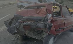 Kırıkkale'de otomobil ile kamyonetin çarpıştığı kazada 1 kişi öldü, 2 kişi yaralandı