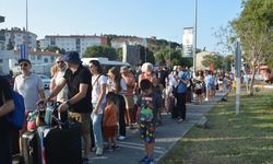 Kurban Bayramı tatilinde Ayvalık'tan Midilli Adası'na geçişlerde yoğunluk yaşanıyor
