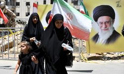 Lübnan'da Hizbullah destekçileri İran ile dayanışma gösterisi düzenledi