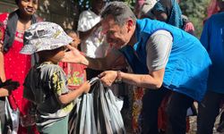 Madagaskar'daki muhtaçların yüzü hayırseverlerin yardımlarıyla güldü