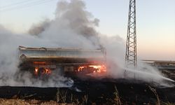 Mardin'de seyir halindeyken yangın çıkan tanker kullanılamaz hale geldi