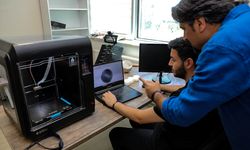 Mehmet Akif Ersoy Üniversitesinde 3 boyutlu yazıcıyla kabak kemane üretildi