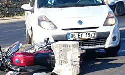 Mersin'de otomobille motosikletin çarpıştığı kazada 2 kişi yaralandı