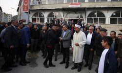 Milli Eğitim Bakanı Tekin, bayram namazını memleketi Erzurum'da kıldı: