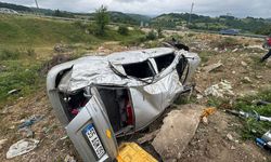 Samsun'da şarampole devrilen otomobildeki 4 kişi yaralandı