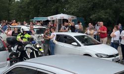 Samsun'da üniversite adaylarını YKS'ye yetiştiren trafik polisleri alkışlandı