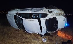 Şanlıurfa'da şarampole devrilen otomobildeki 3 kişi yaralandı