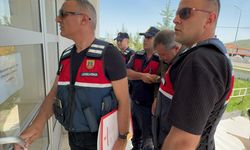 Sivas'ta kardeşini öldürüp oğlunu ve diğer kardeşini yaralayan eski köy muhtarı tutuklandı