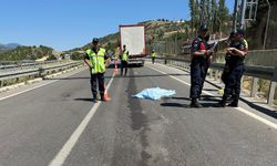 Sivas'ta tırın çarptığı yayalardan biri öldü, diğeri yaralandı