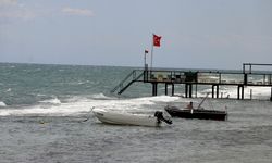 Tekirdağ'da poyraz nedeniyle bazı plajlarda denize girmek yasaklandı