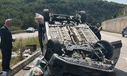 Tokat'ta devrilen hafif ticari araçtaki 5 kişi yaralandı