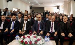 Ulaştırma ve Altyapı Bakanı Uraloğlu, Trabzon'da öğrencilerle söyleşide bir araya geldi: