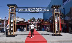 Van'da 'İşyurtları Ürün ve El Sanatları Fuarı' devam ediyor