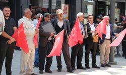 Vanlı aileler, DEM Parti İl Başkanlığı önündeki eylemlerini sürdürdü