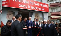 Yeniden Refah Partisi Genel Başkanı Erbakan, partisinin Giresun İl Kongresi'ne katıldı