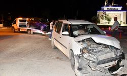 Adıyaman'da hafif ticari araç ile otomobilin çarpıştığı kazada 4 kişi yaralandı