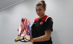 Ahıska Türkü güreşçi Elmira, Türkiye'yi olimpiyatlarda temsil etmek için yoğun çalışıyor