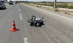 Aksaray'da 'dur' ihtarına uymayan motosikletlinin çarptığı polis yaralandı