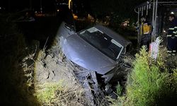 Amasya'da su kanalına düşen otomobildeki 4 kişi yaralandı