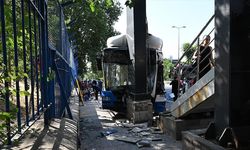 Ankara'da belediye otobüsünün karıştığı zincirleme kazada 20 kişi yaralandı
