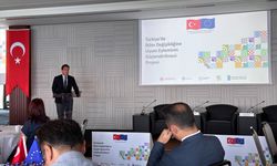 Antalya'da 'İklim Değişikliği ve Ulaşım, İletişim Sektörü' konferansı yapıldı