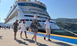 'Astoria Grande' kruvaziyeri 906 yolcusuyla Amasra'ya geldi