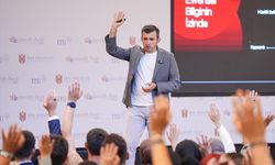 Baykar Yönetim Kurulu Başkanı Bayraktar, TercihFest 2025'te üniversite adaylarıyla buluştu:
