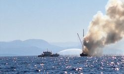 Bodrum'da yangın çıkan tekne sulara gömüldü
