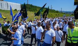 Bosna Hersek'te madenciler düzenli maaş talebiyle başkentte gösteri yaptı