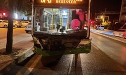 Bursa'da özel halk otobüsü ile otomobilin çarpıştığı kazada 7 kişi yaralandı