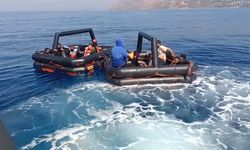 Çanakkale açıklarında 19 düzensiz göçmen kurtarıldı