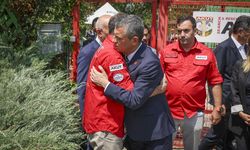 CHP Genel Başkanı Özel, AKUT'a taziye ziyaretinde bulundu