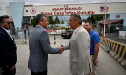CHP Genel Başkanı Özel'den İBB Medya AŞ. Genel Müdürü Türker'e cezaevinde ziyaret