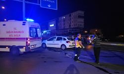 Çorum'da hafif ticari araç ile otomobil çarpıştı, 4 kişi yaralandı