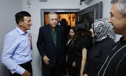 Cumhurbaşkanı Erdoğan, 15 Temmuz'da 3 yakını şehit olan Muzaffer Gülşen'i evinde ziyaret etti