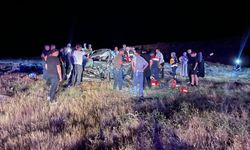 Elazığ'da otomobilin şarampole devrilmesi sonucu 2 kişi öldü, 3 kişi yaralandı