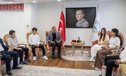 Gaziosmanpaşa Belediye Başkan Vekili Karadeniz, ilçedeki LGS birincilerini ağırladı