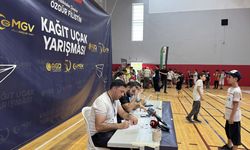 Gaziosmanpaşa'da Filistin temalı kağıt uçak yarışması düzenlendi