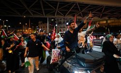 Gazze'ye yönelik saldırılara tepki için İzmir'de yürüyüş düzenlendi